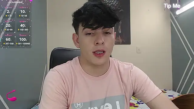 Snapshot of nolan_twink1 chatting on December 5, 5:50 pm nolan twink1 online show from December 5, 5:50 pm