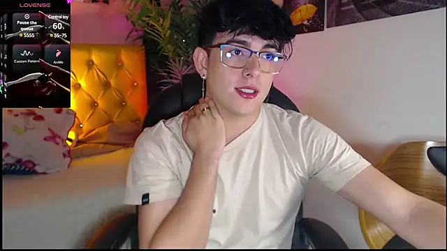 Snapshot of nolan_twink1 chatting on January 5, 6:02 pm nolan twink1 online show from January 5, 6:02 pm