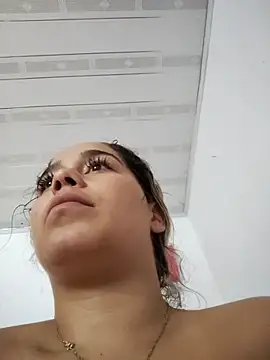 LaurenWelly  online show from February 22, 9:13 pm