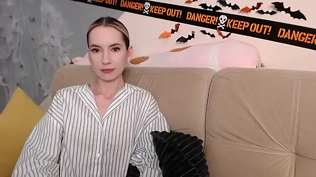 AmbrielHailey online show from November 3, 8:04 am