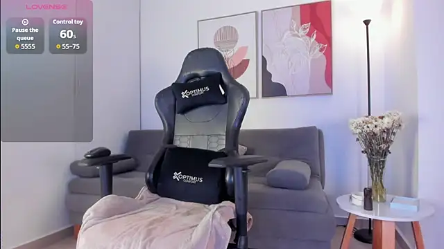 sofiiajones online show from February 18, 1:56 am