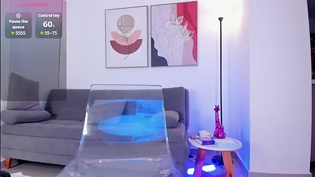 sofiiajones online show from April 21, 1:42 am