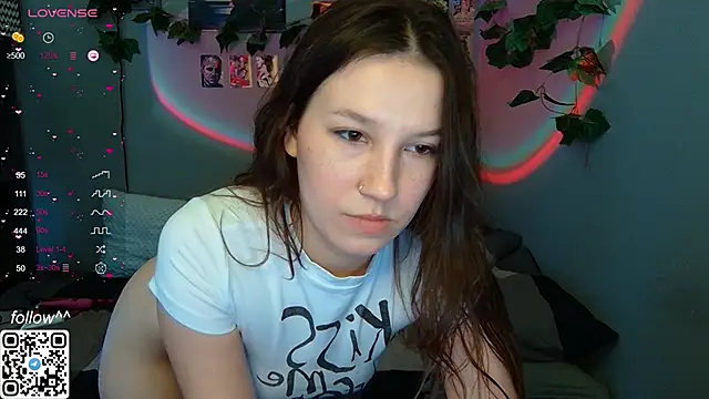 Snapshot of Cutie_Vicky chatting on December 11, 6:25 am Cutie Vicky online show from December 11, 6:25 am