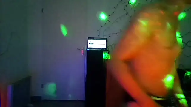 Snapshot of brunoguunot chatting on January 30, 7:26 pm brunoguunot online show from January 30, 7:26 pm