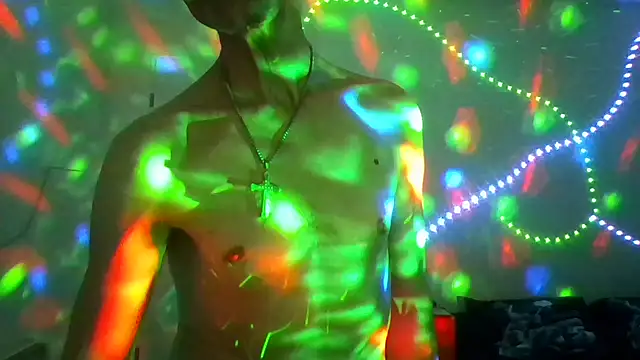 Snapshot of brunoguunot chatting on March 18, 8:26 pm brunoguunot online show from March 18, 8:26 pm