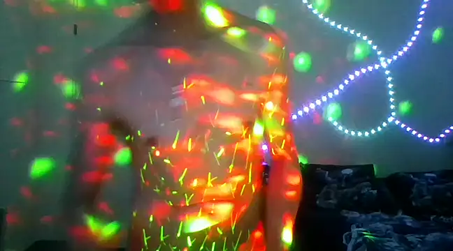 Snapshot of brunoguunot chatting on March 18, 11:31 pm brunoguunot online show from March 18, 11:31 pm