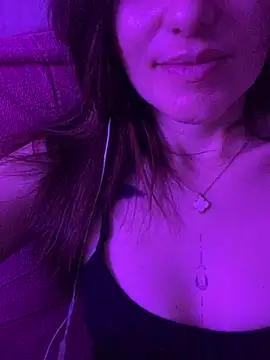 Snapshot of Larissasafadinha chatting on December 10, 12:39 am Larissasafadinha online show from December 10, 12:39 am