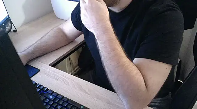 Snapshot of zebymasry chatting on January 3, 8:22 pm zebymasry online show from January 3, 8:22 pm