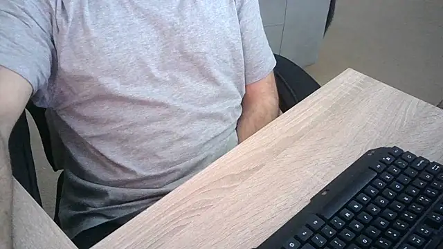 Snapshot of zebymasry chatting on October 29, 2:52 pm zebymasry online show from October 29, 2:52 pm