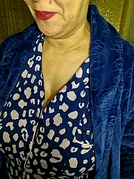 Foxlady2271 online show from January 4, 3:28 pm