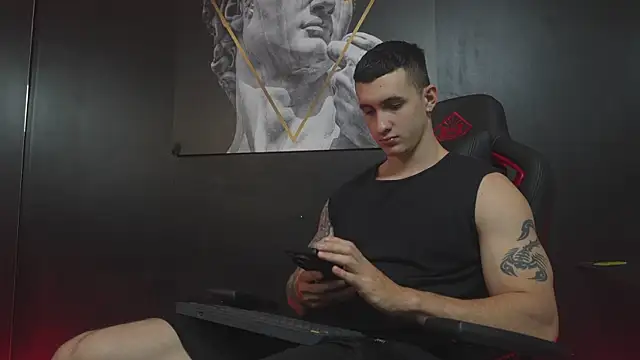 JacksonOlsenn online show from November 28, 8:33 pm