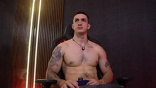 JacksonOlsenn online show from March 23, 8:57 pm