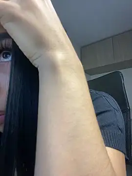 Snapshot of maddy_bronw_ chatting on December 26, 11:46 pm maddy bronw online show from December 26, 11:46 pm