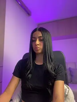 Snapshot of maddy_bronw_ chatting on December 28, 11:59 pm maddy bronw online show from December 28, 11:59 pm