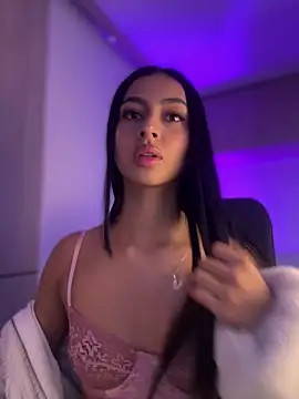 Snapshot of maddy_bronw_ chatting on January 20, 10:15 pm maddy bronw online show from January 20, 10:15 pm