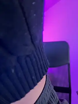 Snapshot of maddy_bronw_ chatting on January 24, 10:30 pm maddy bronw online show from January 24, 10:30 pm