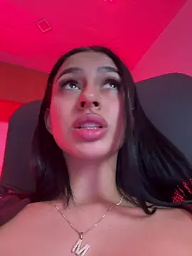 Snapshot of maddy_bronw_ chatting on February 1, 2:37 am maddy bronw online show from February 1, 2:37 am