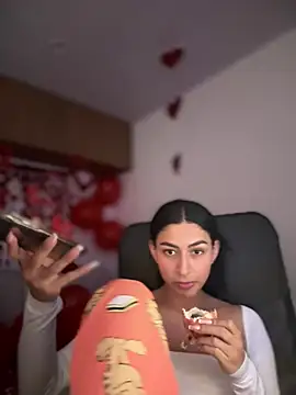 Snapshot of maddy_bronw_ chatting on February 13, 9:06 pm maddy bronw online show from February 13, 9:06 pm