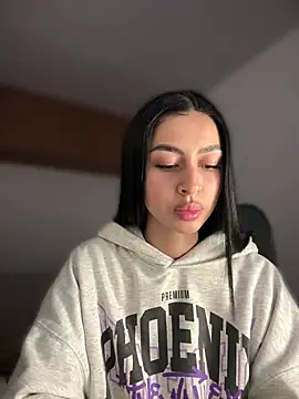 Snapshot of maddy_bronw_ chatting on February 18, 12:04 am maddy bronw online show from February 18, 12:04 am