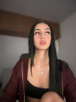 Snapshot of maddy_bronw_ chatting on February 19, 11:36 pm maddy bronw online show from February 19, 11:36 pm