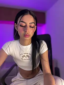 Snapshot of maddy_bronw_ chatting on February 22, 9:37 pm maddy bronw online show from February 22, 9:37 pm