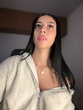 Snapshot of maddy_bronw_ chatting on March 9, 6:39 am maddy bronw online show from March 9, 6:39 am