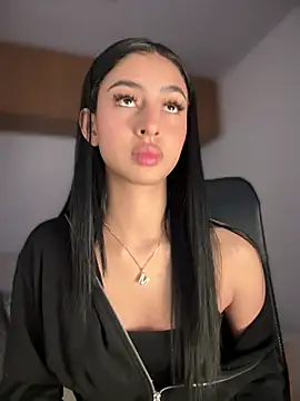 Snapshot of maddy_bronw_ chatting on March 13, 12:27 am maddy bronw online show from March 13, 12:27 am