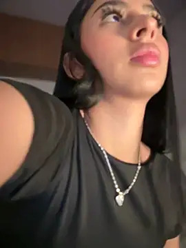 Snapshot of maddy_bronw_ chatting on March 15, 2:14 am maddy bronw online show from March 15, 2:14 am