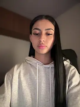 Snapshot of maddy_bronw_ chatting on March 15, 8:37 am maddy bronw online show from March 15, 8:37 am