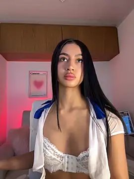 Snapshot of maddy_bronw_ chatting on September 12, 10:21 pm maddy bronw online show from September 12, 10:21 pm