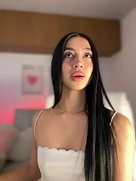 Snapshot of maddy_bronw_ chatting on October 14, 10:21 pm maddy bronw online show from October 14, 10:21 pm