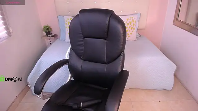 Cristal  adams online show from March 11, 12:39 pm