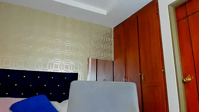 evelyn wine online show from February 28, 7:56 pm