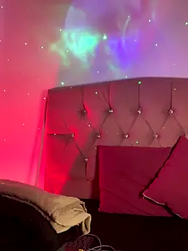 NINA 18 YEARS online show from October 7, 8:39 pm