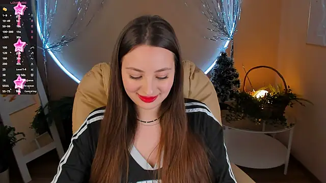 MoonLissa online show from December 8, 9:35 am