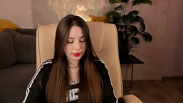 MoonLissa online show from December 20, 1:43 pm