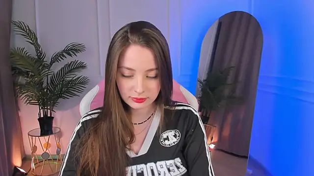 MoonLissa online show from February 1, 4:22 pm