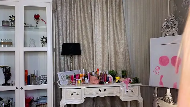 AnneFoxy online show from March 4, 7:25 am