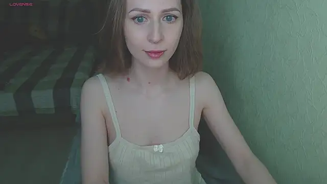 OaklynDobson online show from February 18, 4:37 pm