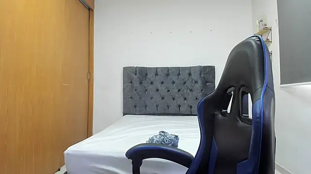 Snapshot of Samanthagax chatting on June 18, 4:55 pm Samanthagax online show from June 18, 4:55 pm