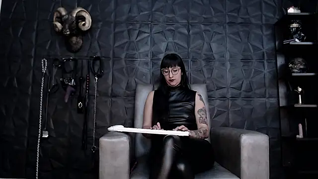 Snapshot of Agata_Darkness chatting on December 4, 3:54 pm Agata Darkness online show from December 4, 3:54 pm