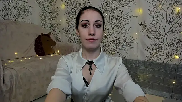 Mary0Lou online show from December 7, 3:04 am