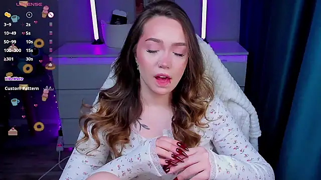 Evia r0se online show from February 17, 12:23 pm