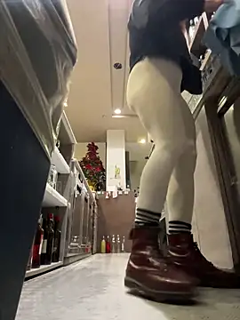 Snapshot of LL_deep chatting on December 23, 7:41 pm LL deep online show from December 23, 7:41 pm