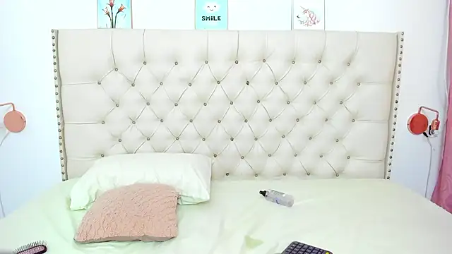 Kim Eli online show from January 6, 7:45 pm