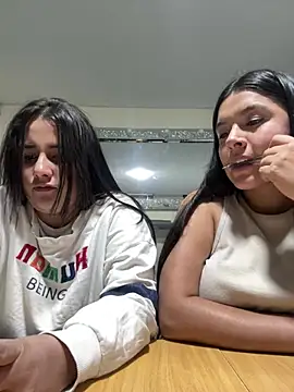 Snapshot of Catherine_summer1 chatting on December 22, 4:50 am Catherine summer1 online show from December 22, 4:50 am