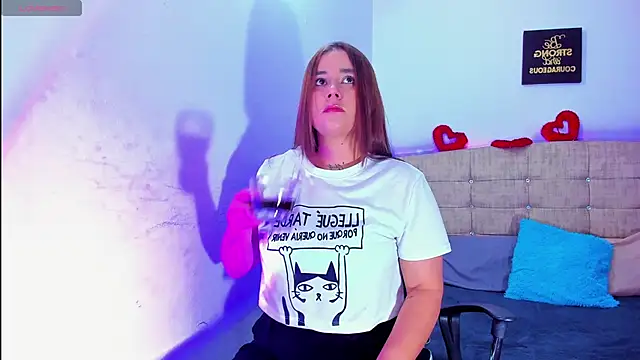 Snapshot of Catherine_summer1 chatting on December 14, 3:01 am Catherine summer1 online show from December 14, 3:01 am