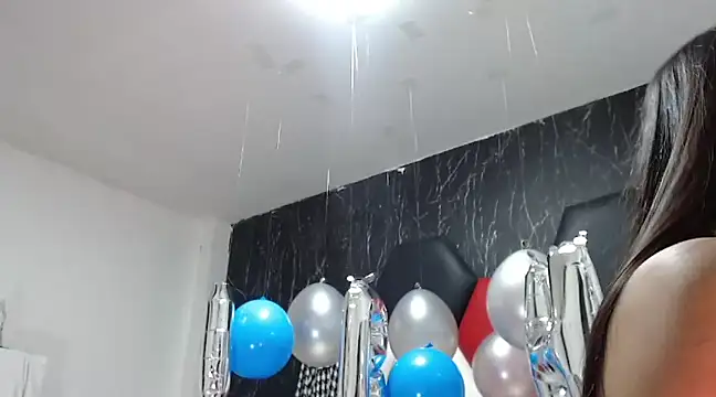 Snapshot of SusanLeroy chatting on December 19, 4:13 am SusanLeroy online show from December 19, 4:13 am