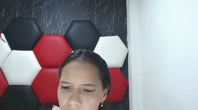 Snapshot of SusanLeroy chatting on December 27, 12:07 am SusanLeroy online show from December 27, 12:07 am