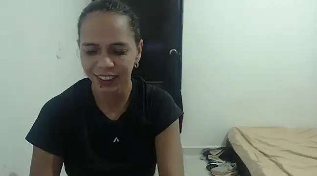 Snapshot of SusanLeroy chatting on January 1, 11:40 pm SusanLeroy online show from January 1, 11:40 pm